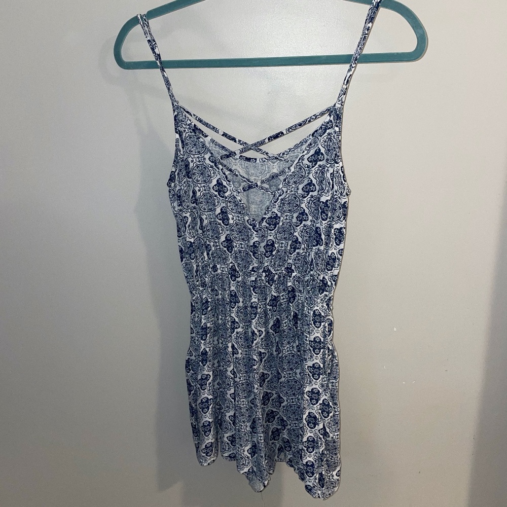 Patterned Romper - Picture 2 of 3